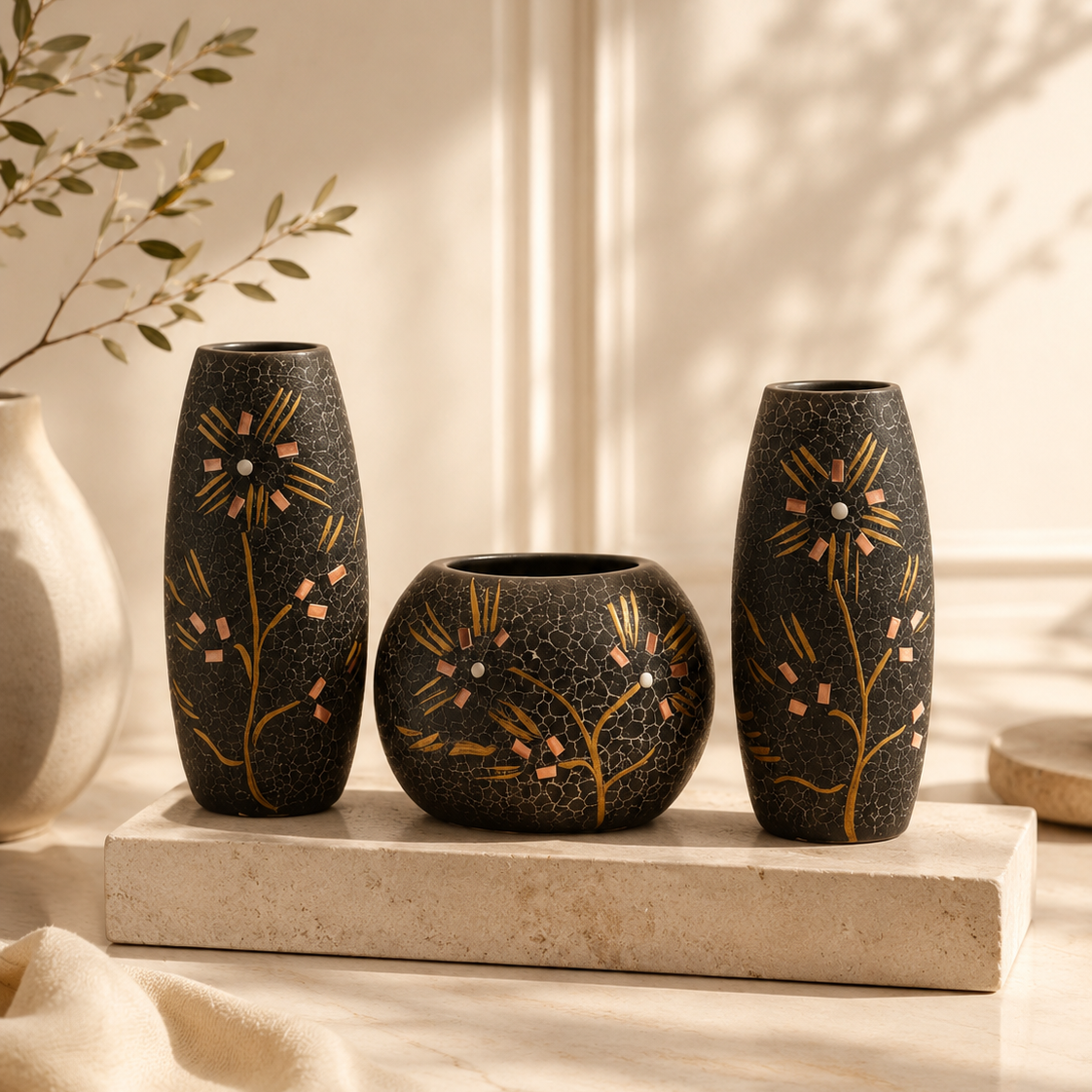 Noir Élan — Sculptural Vase Set